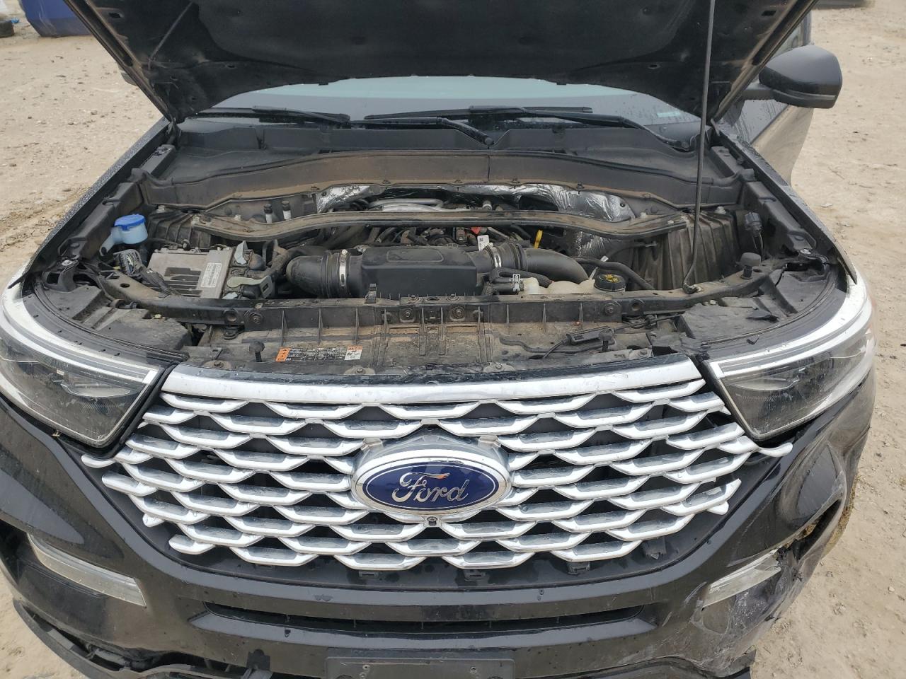 2020 Ford Explorer - Image 13