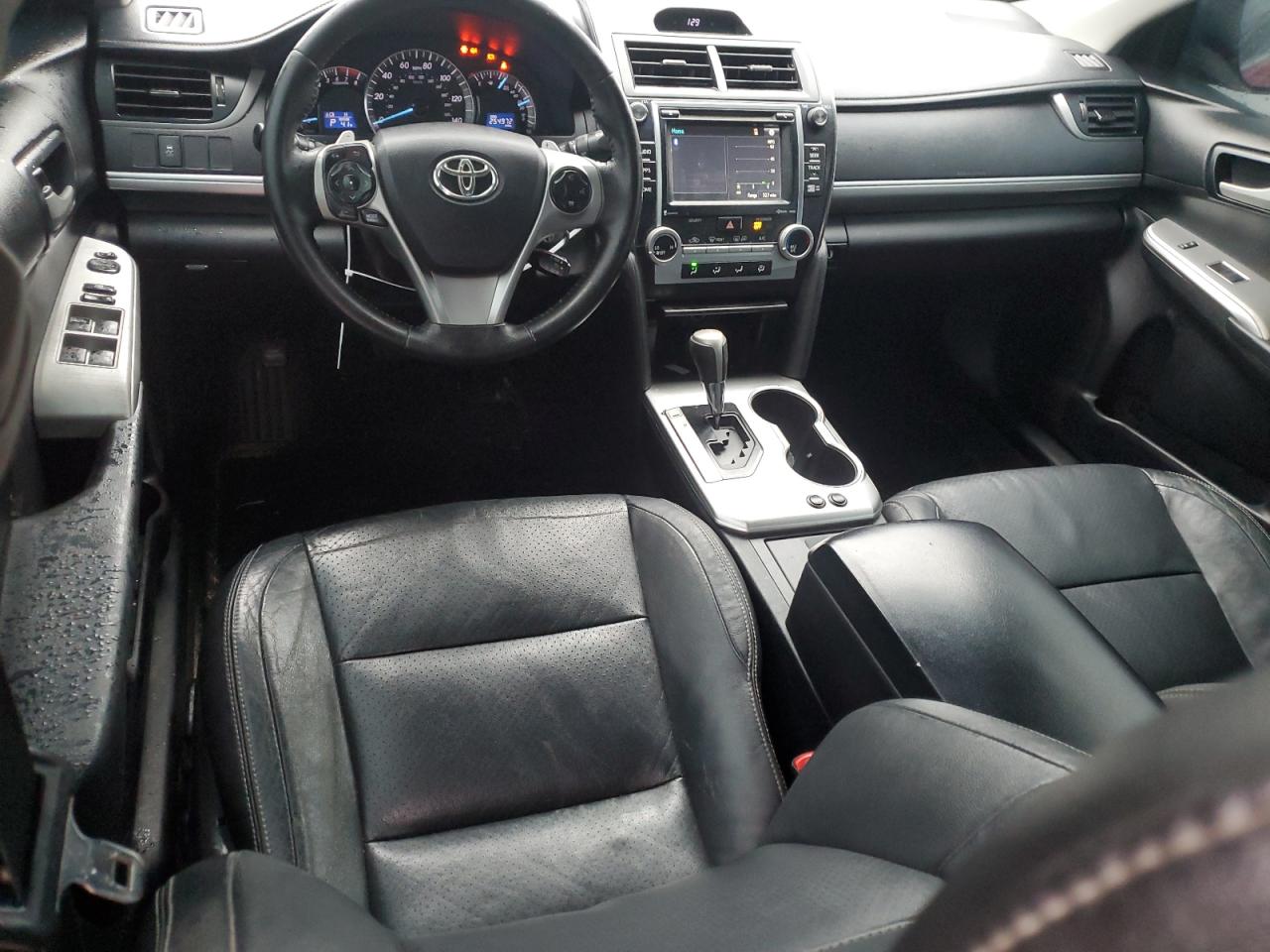 2014 Toyota Camry - Image 8