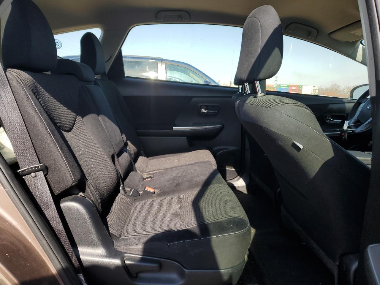 2017 Toyota Prius - Image 10
