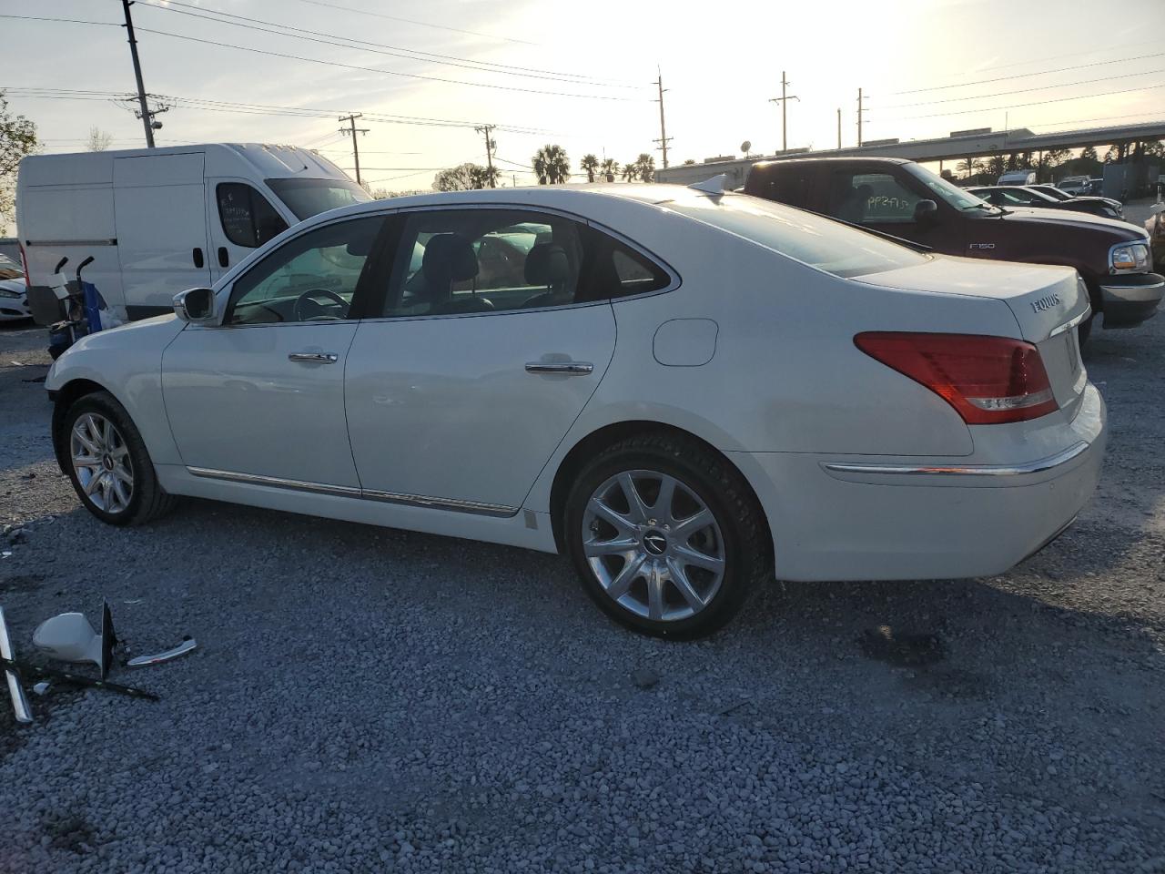 2013 Hyundai Equus - Image 2