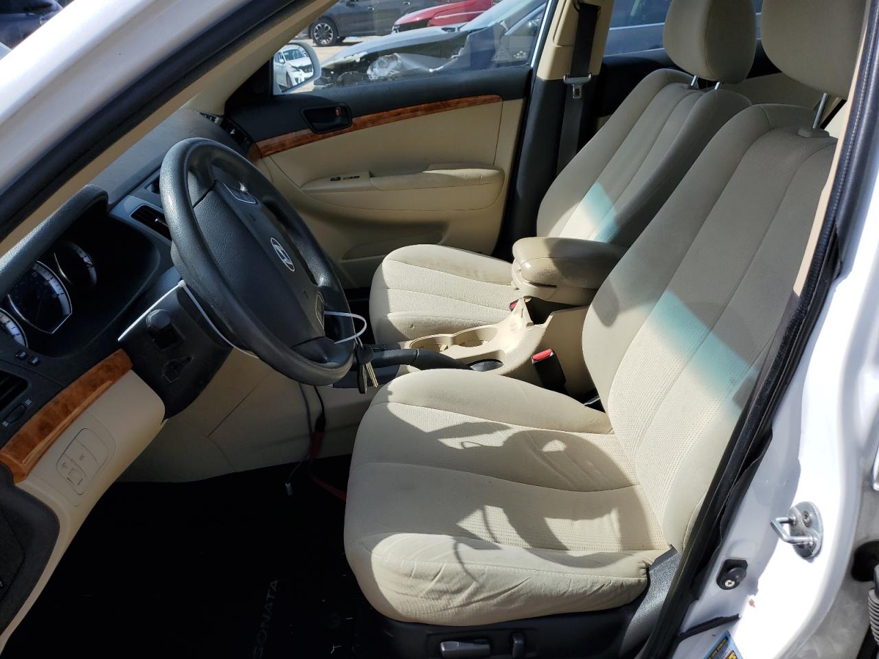 2009 Hyundai Sonata - Image 7
