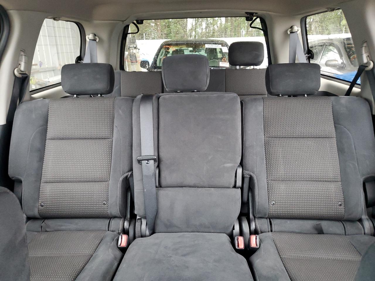 2010 Nissan Armada - Image 10