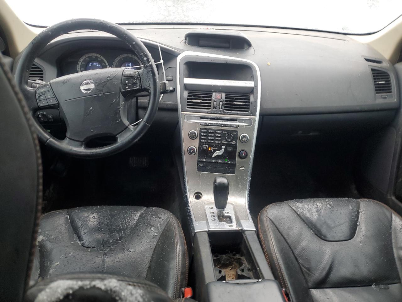 2010 Volvo XC60 - Image 8