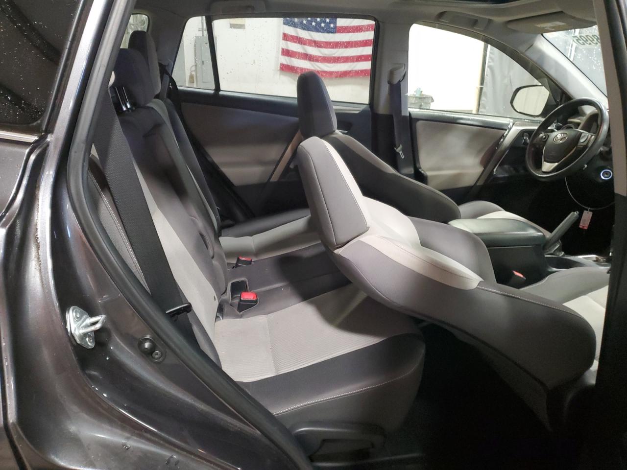 2015 Toyota RAV 4 - Image 11
