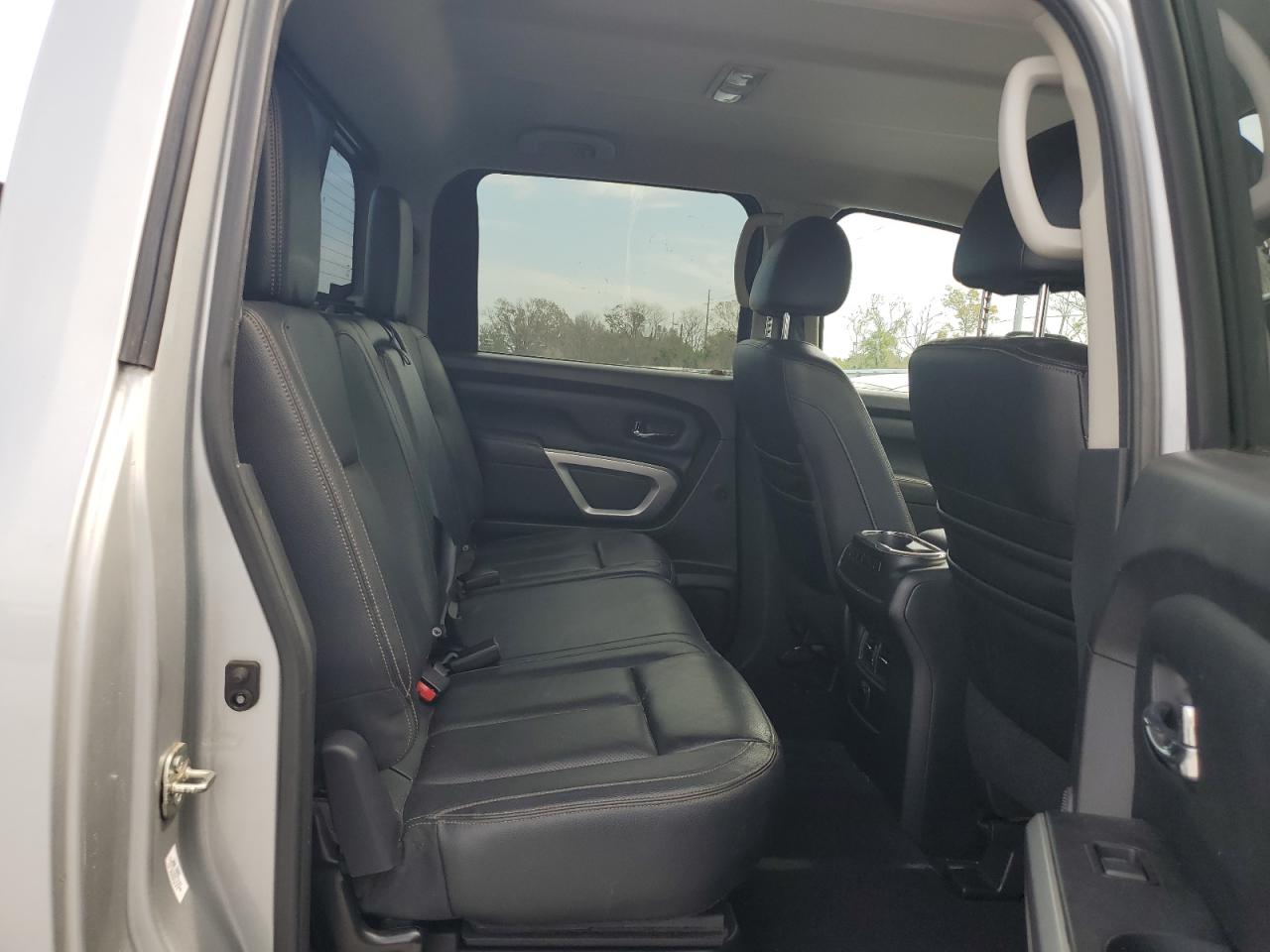 2017 Nissan Titan - Image 10