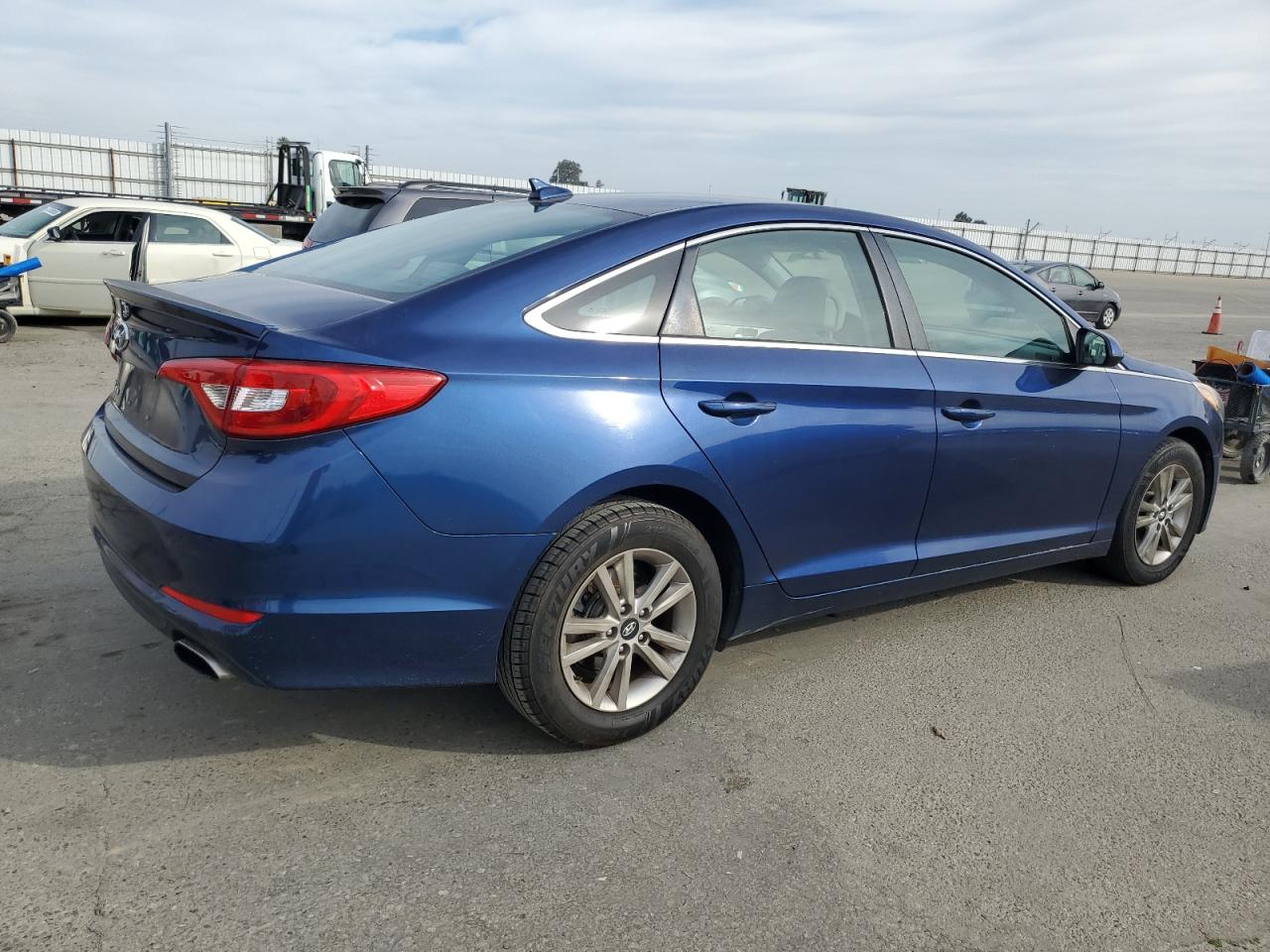 2015 Hyundai Sonata - Image 3