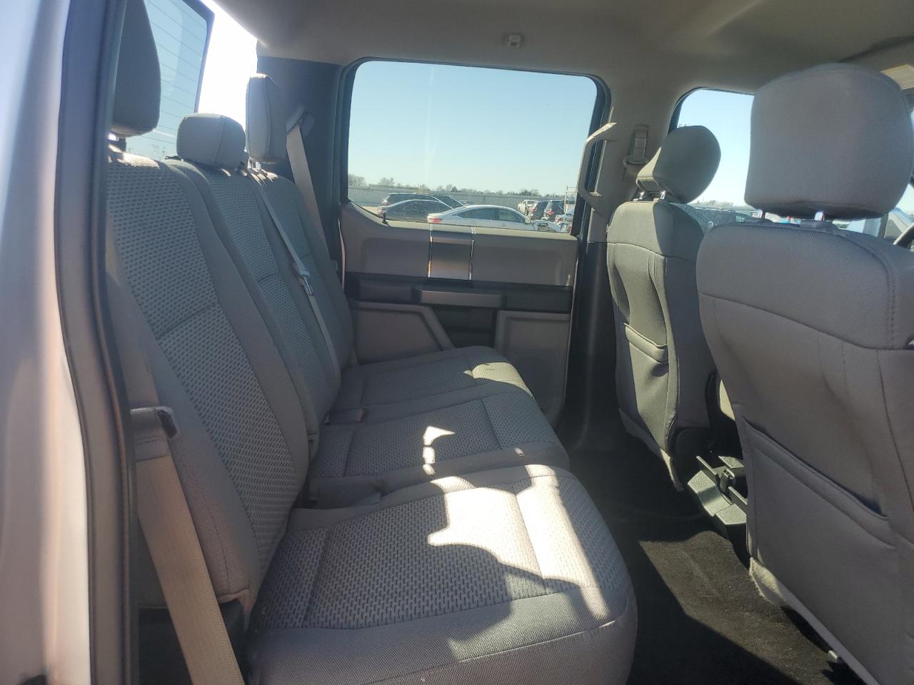 2015 Ford F-150 - Image 11