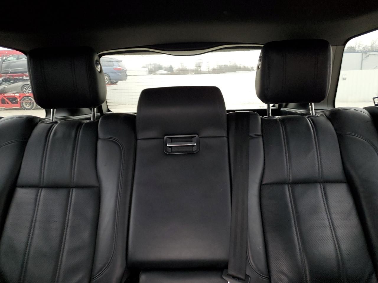 2015 Land Rover Range Rover - Image 10