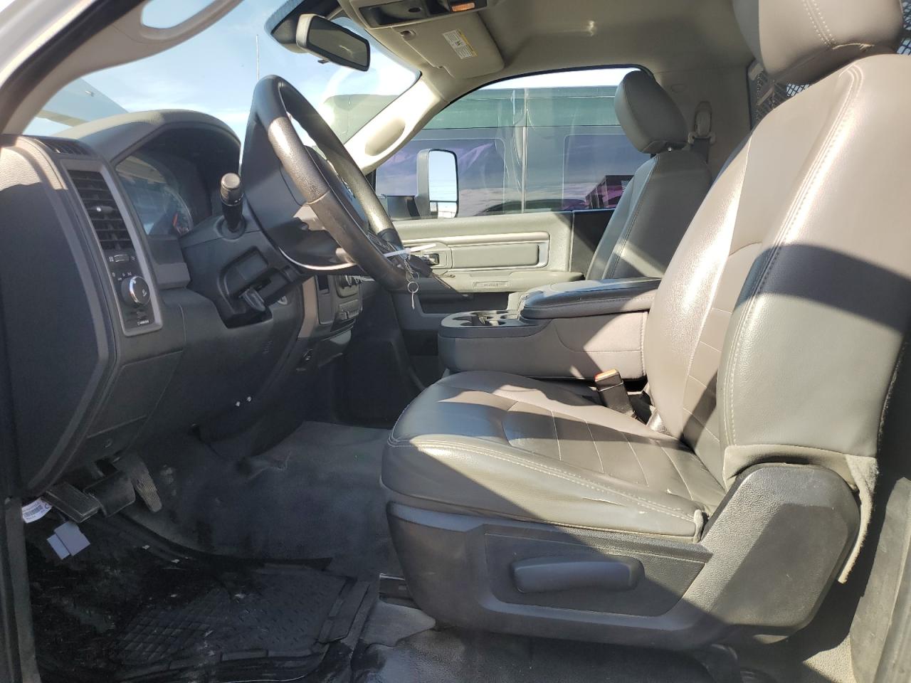 2016 RAM 5500 - Image 7
