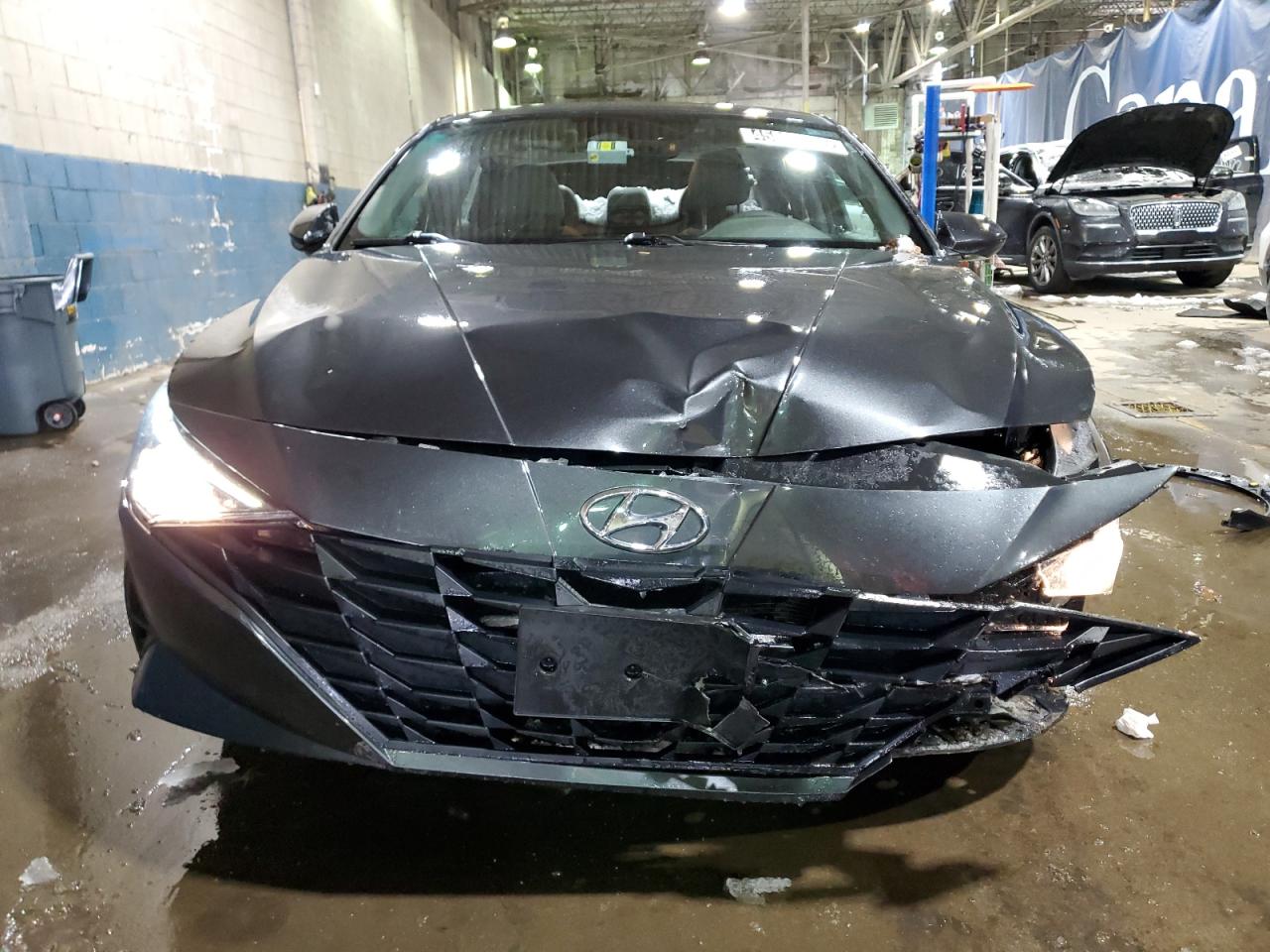 2023 Hyundai Elantra - Image 5