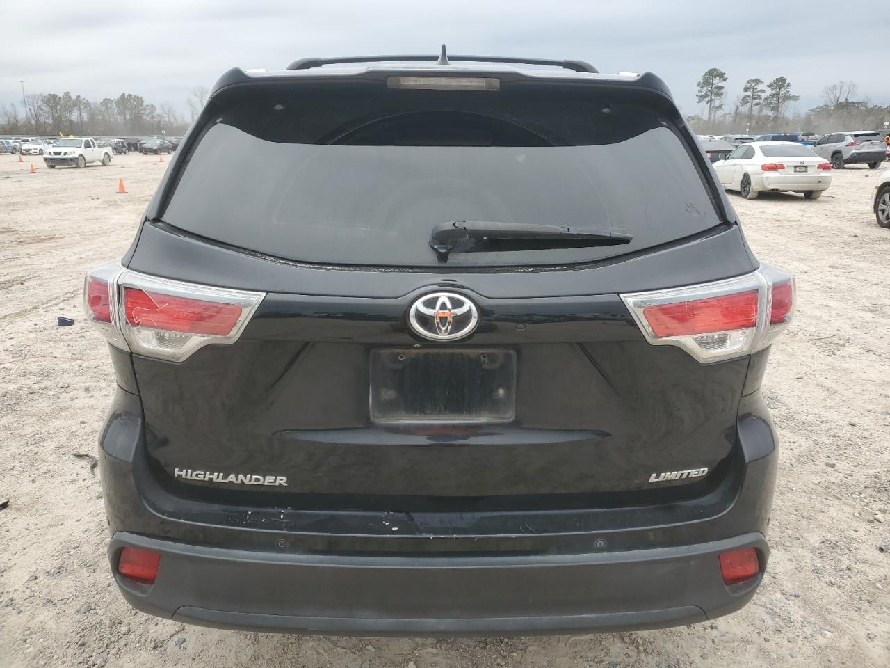 2015 Toyota Highlander - Image 6