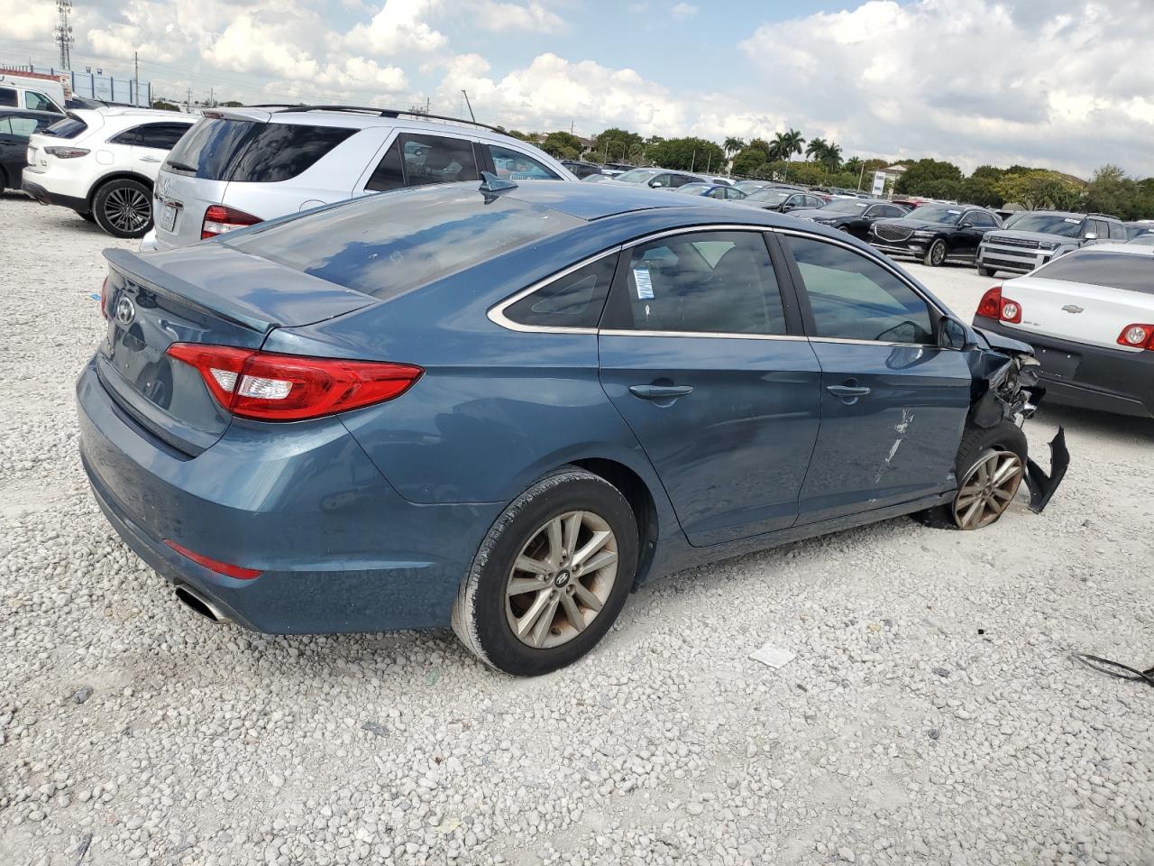 2015 Hyundai Sonata - Image 3