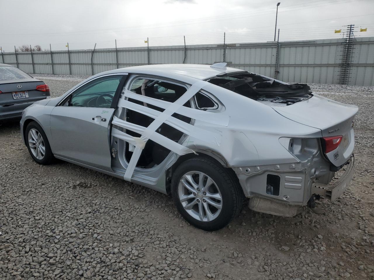 2018 Chevrolet Malibu - Image 2