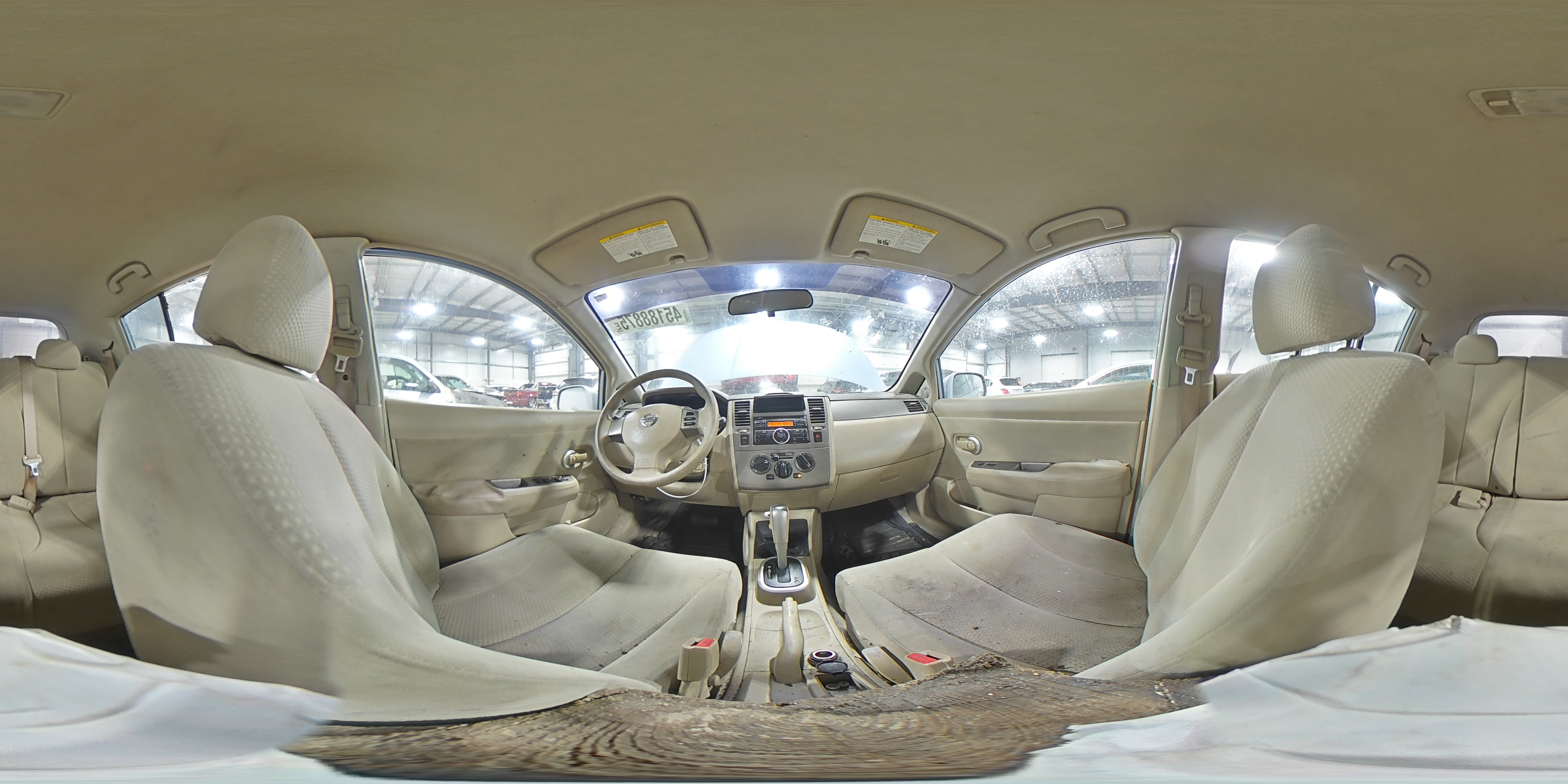2010 Nissan Versa - Image 13