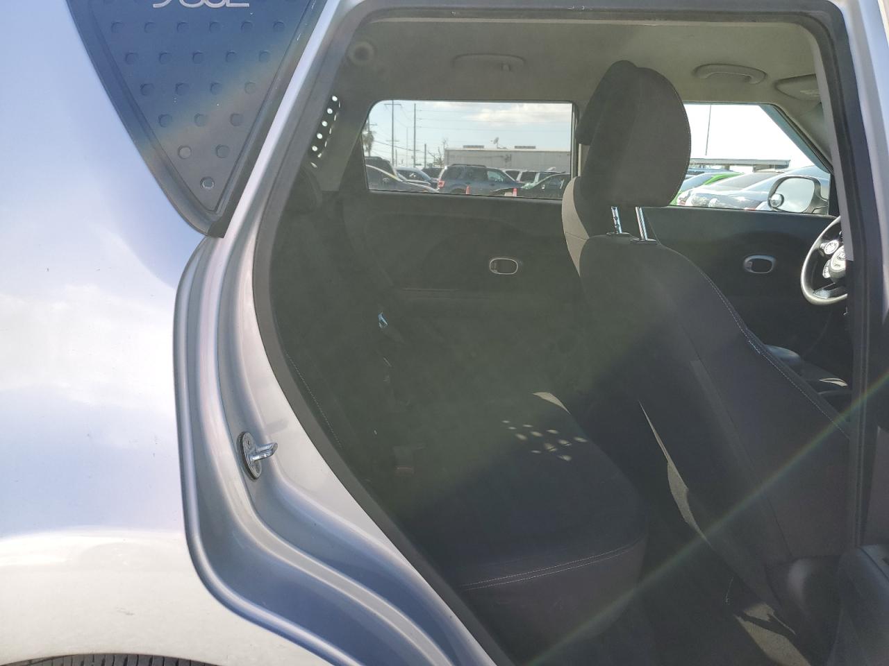 2016 Kia Soul - Image 12