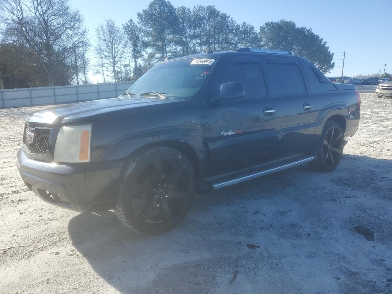 2005 Cadillac Escalade - Image 1