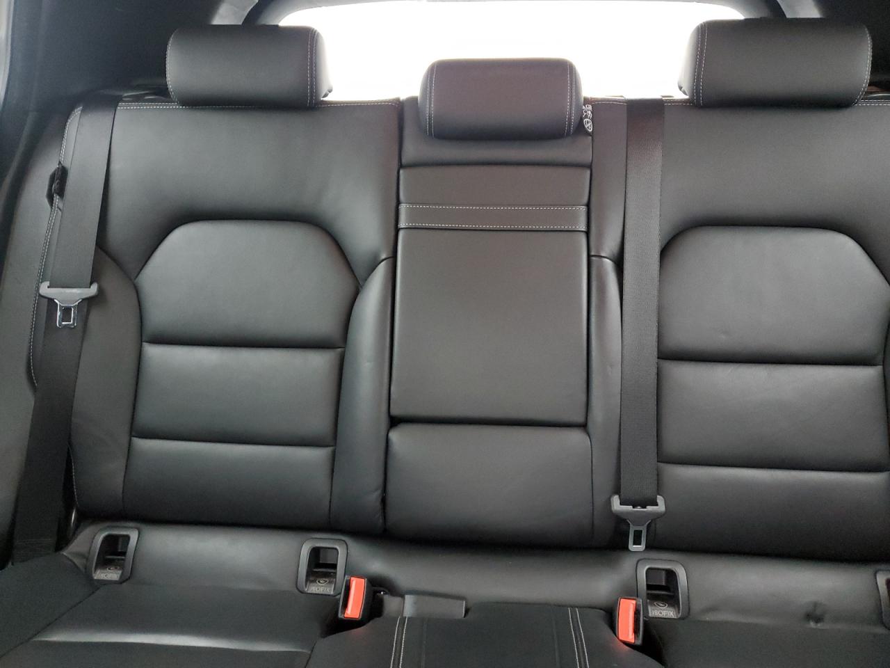 2017 Infiniti QX30 - Image 10