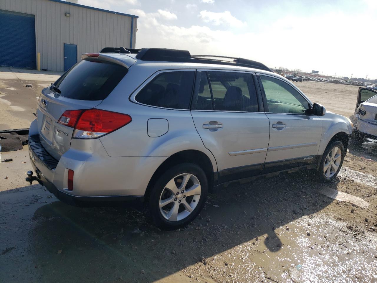 2013 Subaru Outback - Image 3