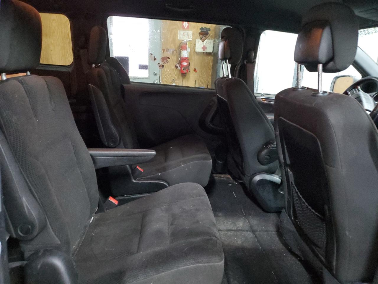 2017 Dodge Caravan - Image 11