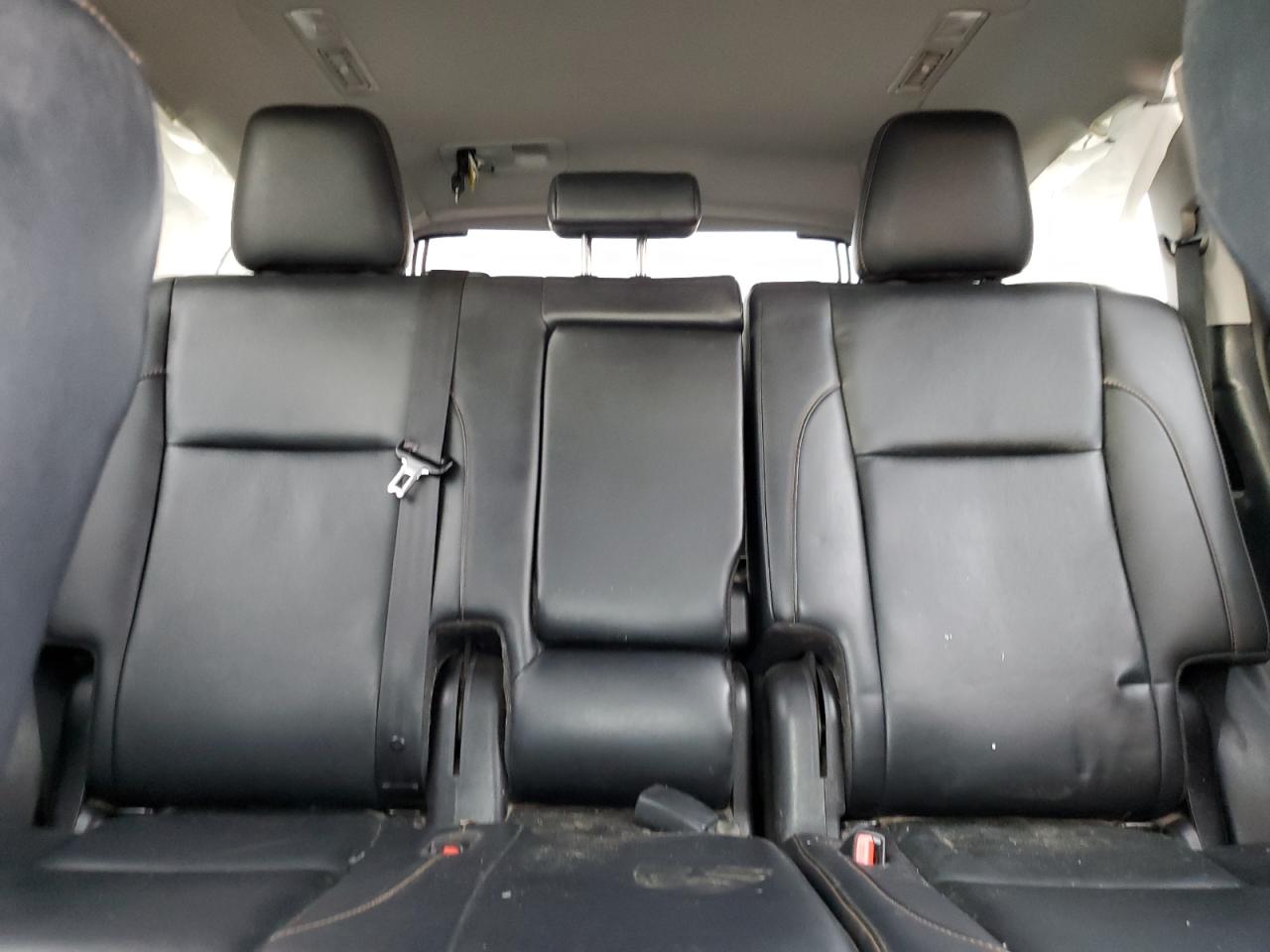 2019 Toyota Highlander - Image 10
