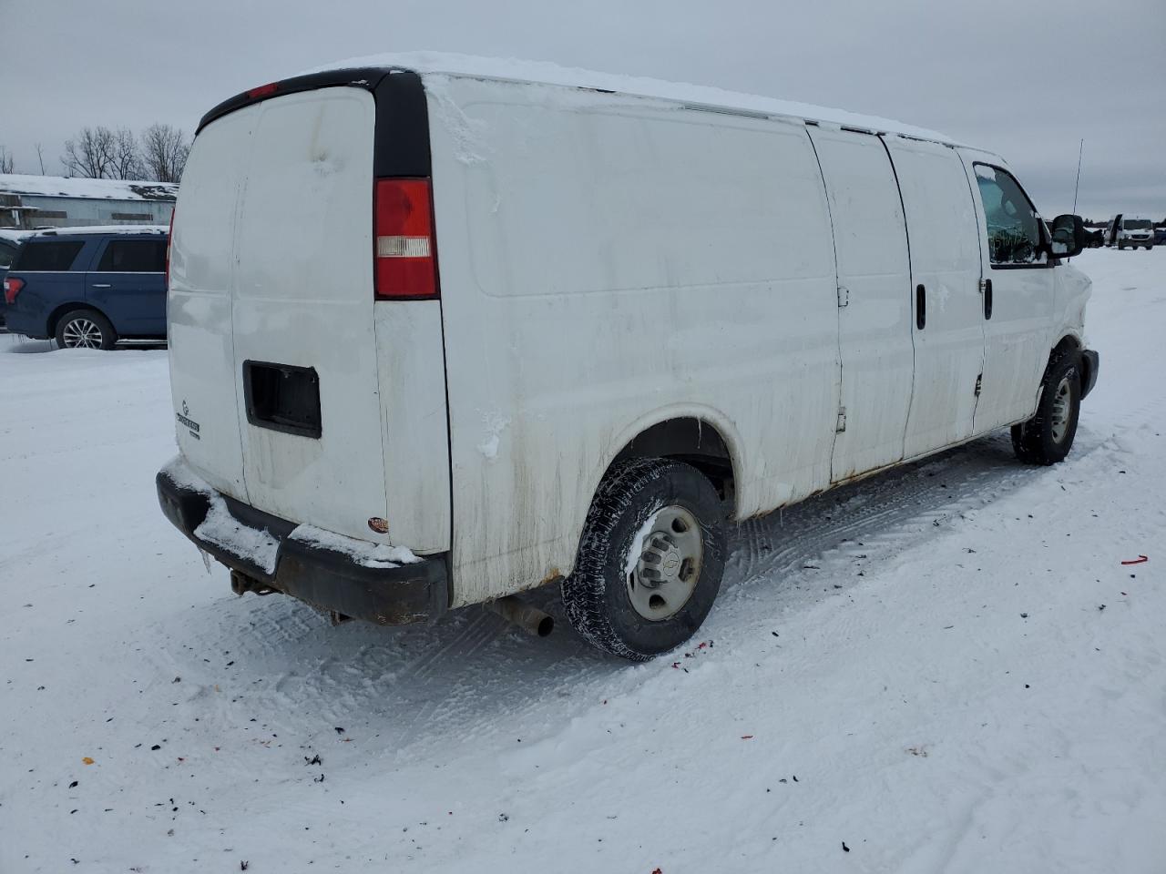 2012 Chevrolet Express - Image 3