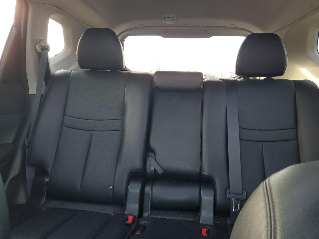 2016 Nissan Rogue - Image 10