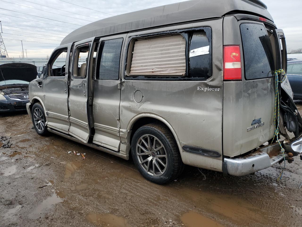 2014 GMC Savana - Image 2