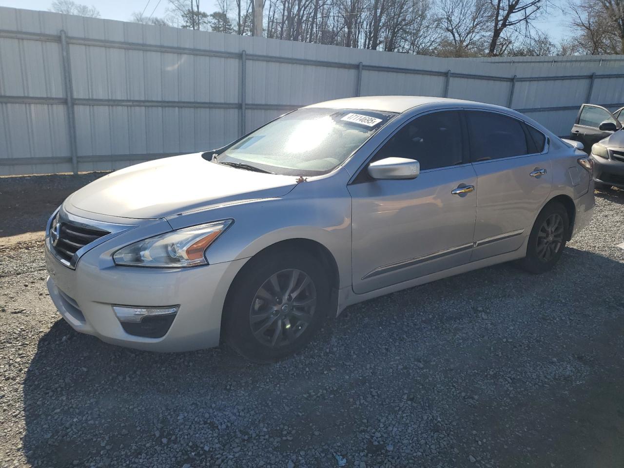 2015 Nissan Altima - Image 1