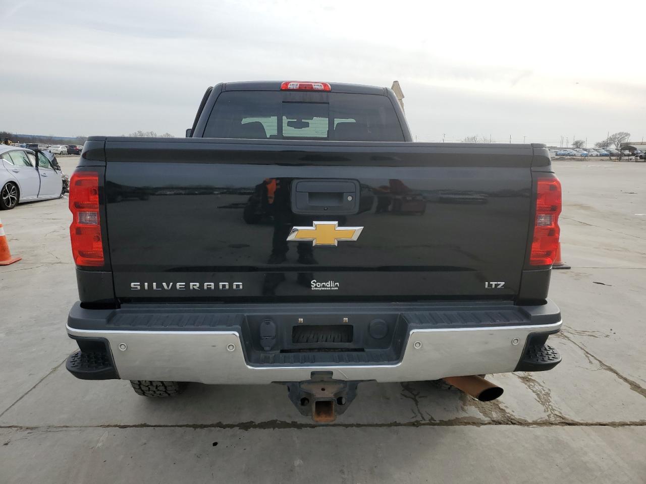 2016 Chevrolet Silverado - Image 6