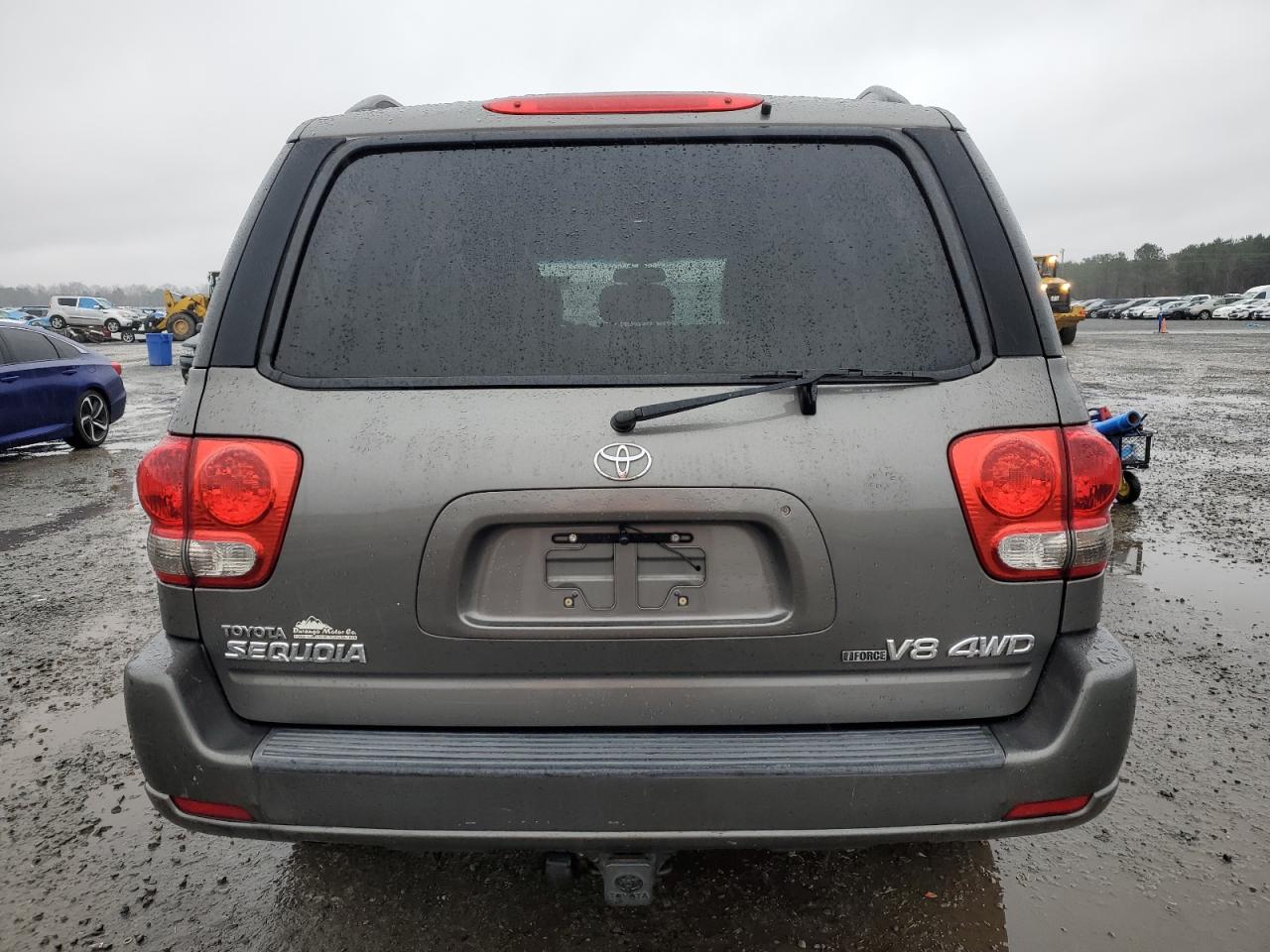 2005 Toyota Sequoia - Image 6