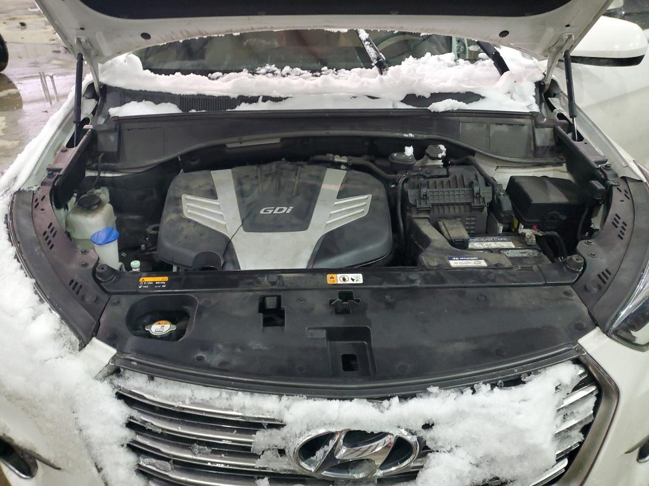 2017 Hyundai Santa Fe - Image 12