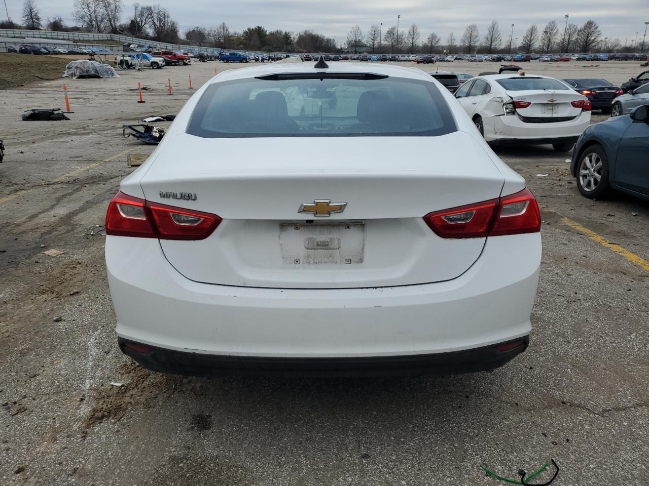 2017 Chevrolet Malibu - Image 6