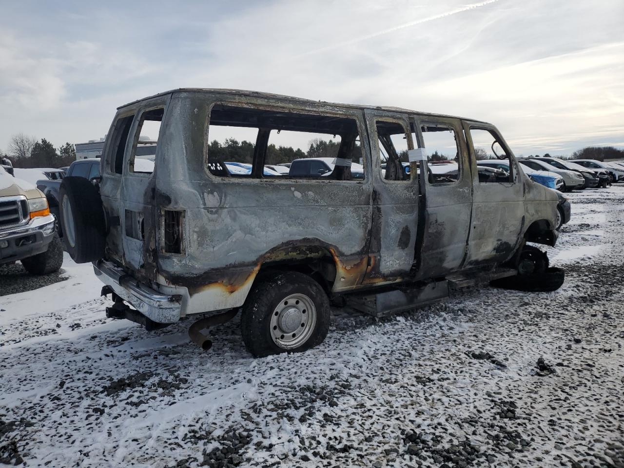 2006 Ford Econoline - Image 3