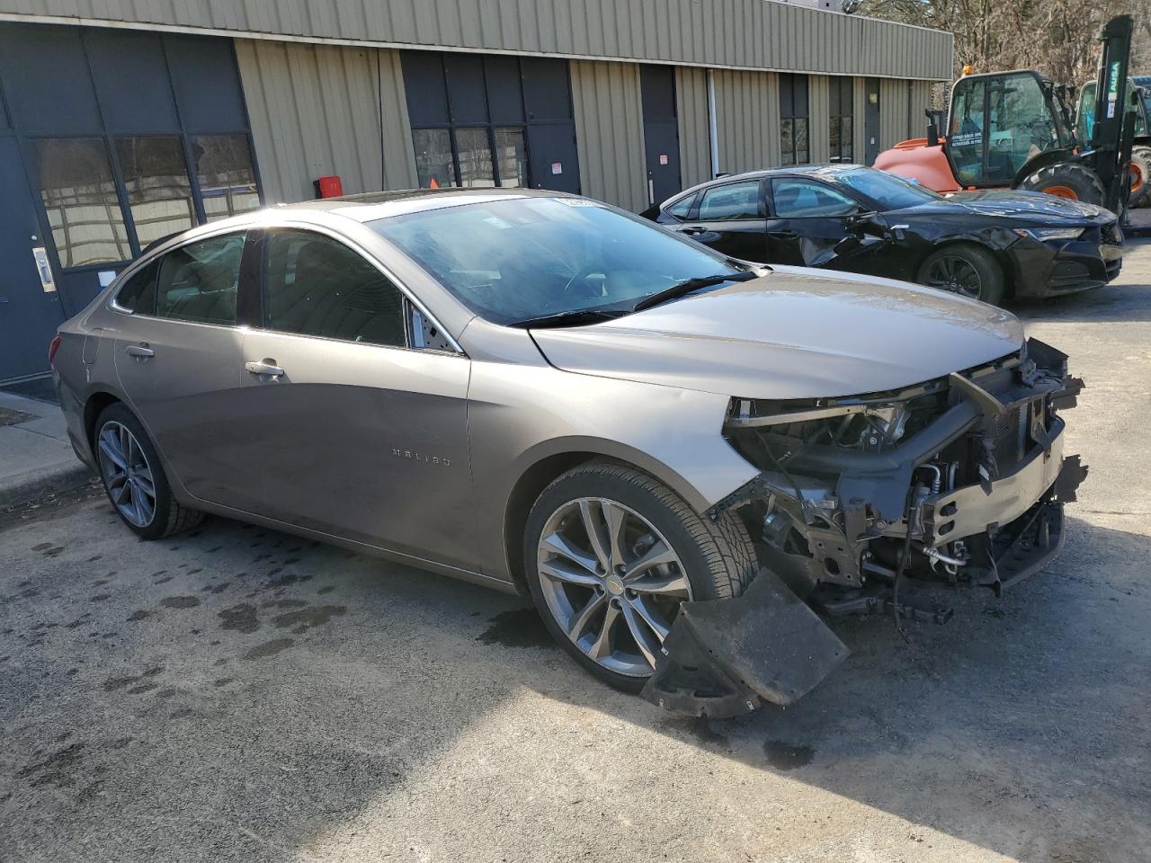 2023 Chevrolet Malibu - Image 4