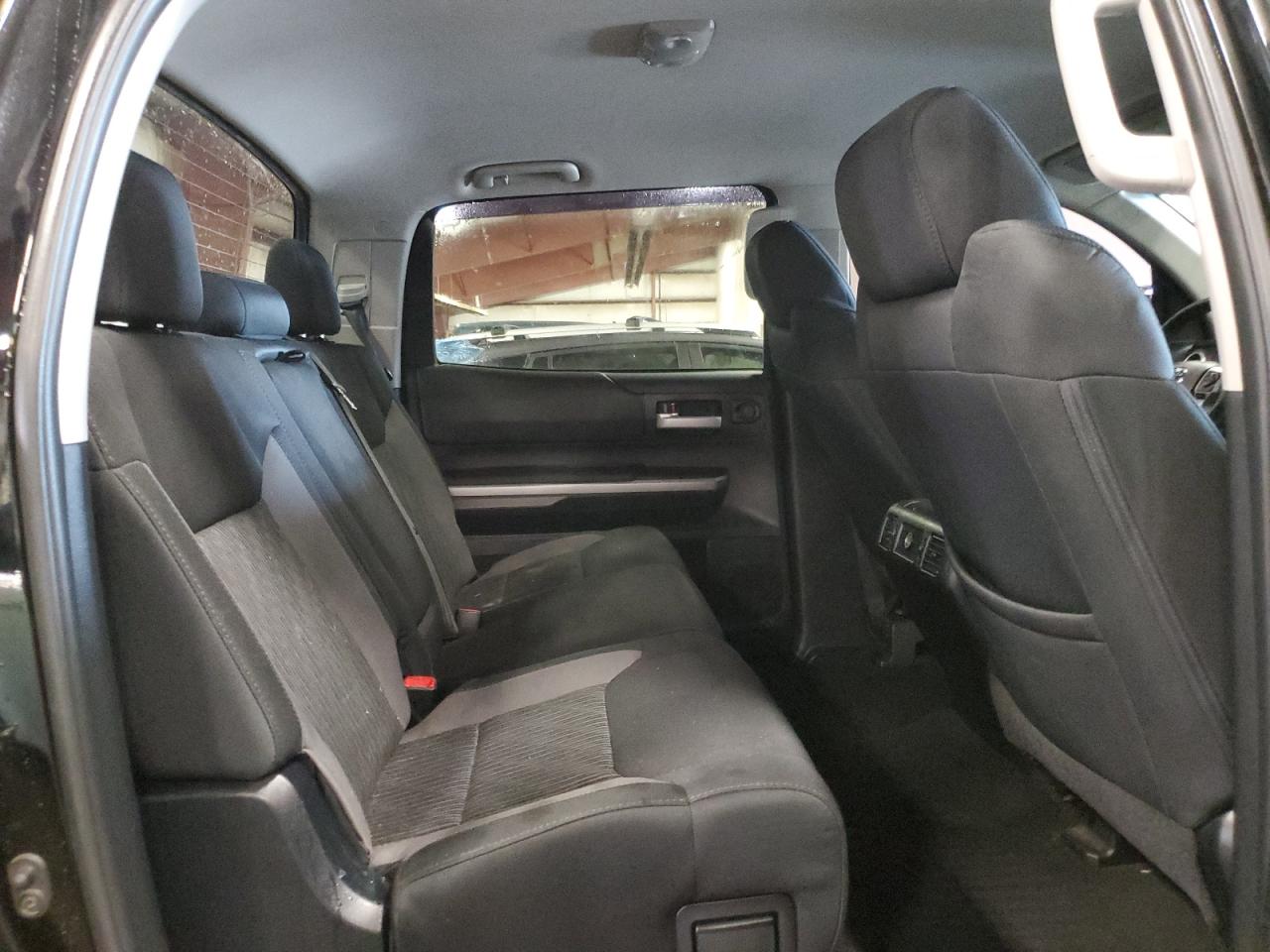 2016 Toyota Tundra - Image 10