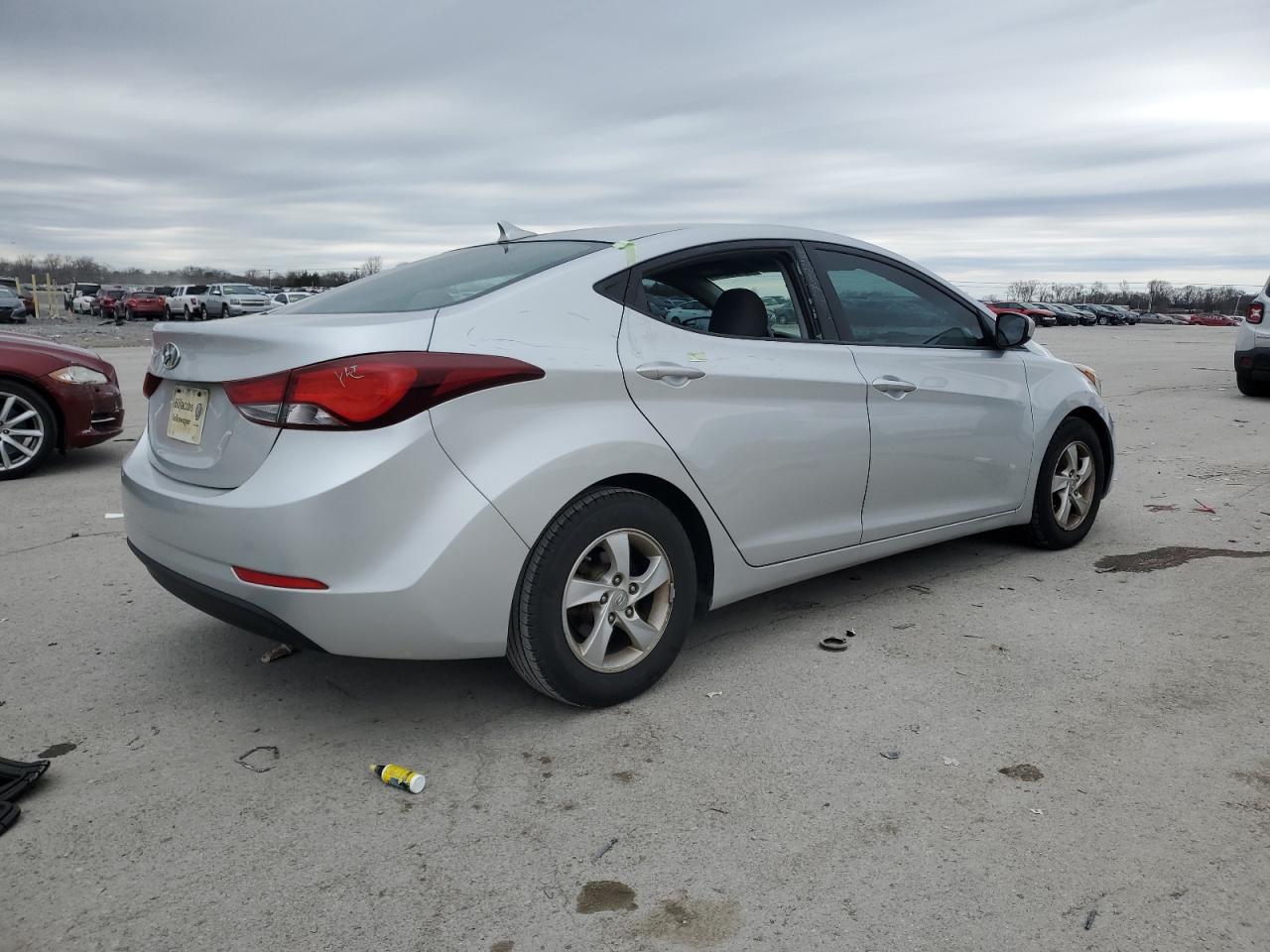 2015 Hyundai Elantra - Image 3
