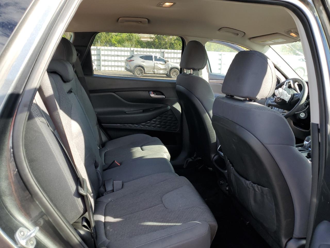 2020 Hyundai Santa Fe - Image 12