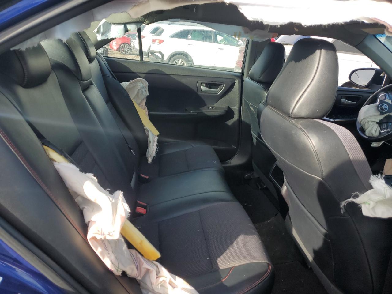 2016 Toyota Camry - Image 11