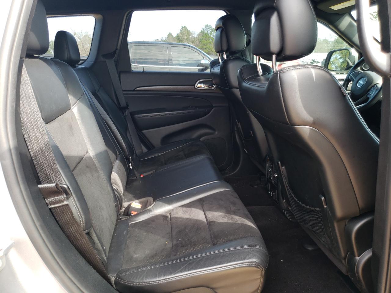 2018 Jeep Grand Cherokee - Image 12