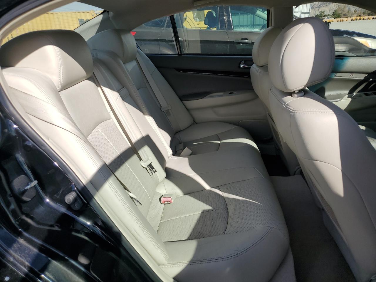 2011 Infiniti G - Image 10