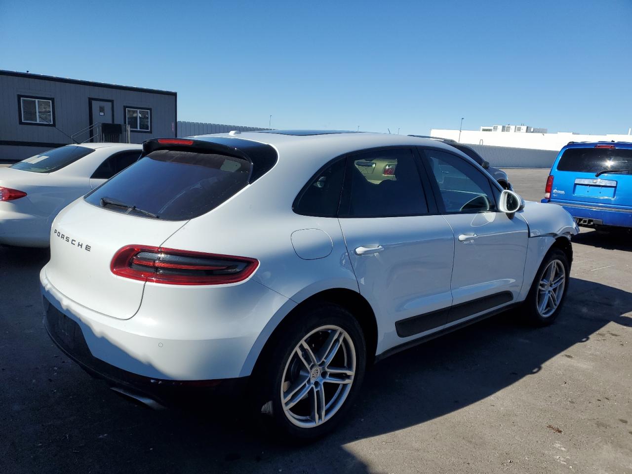 2017 Porsche Macan - Image 3