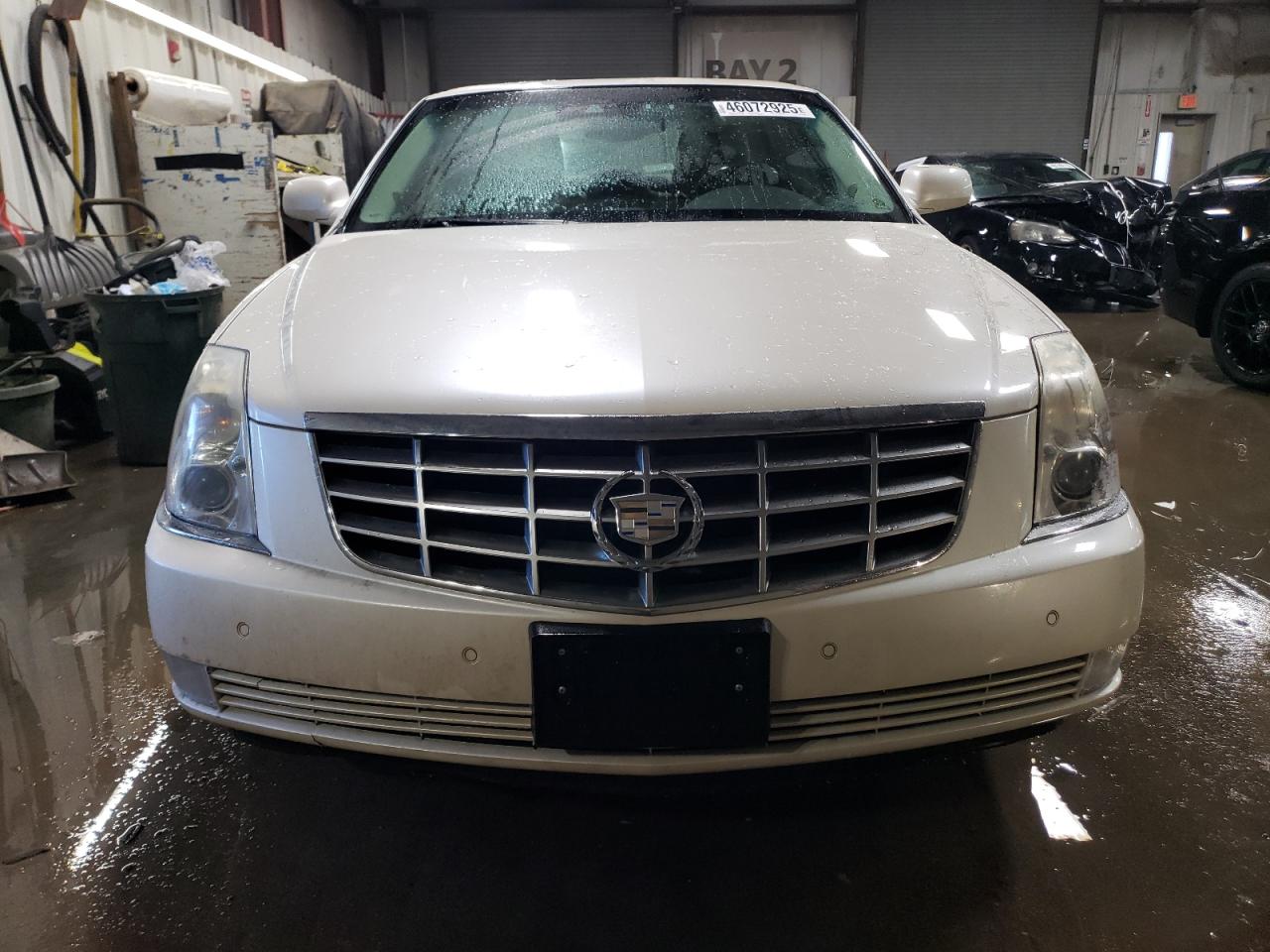 2009 Cadillac DTS - Image 5