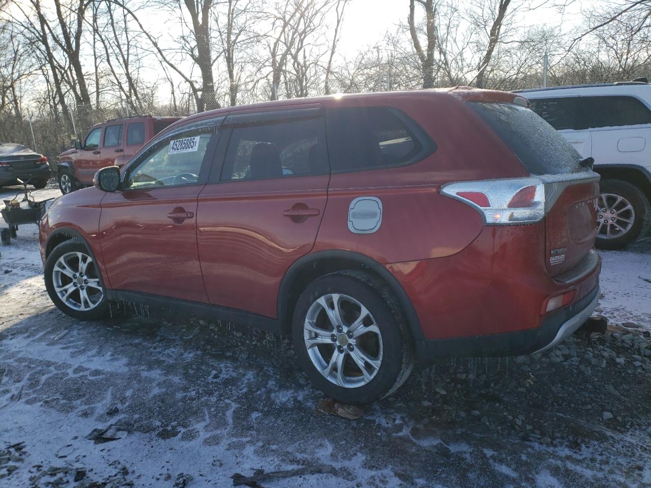 2015 Mitsubishi Outlander - Image 2