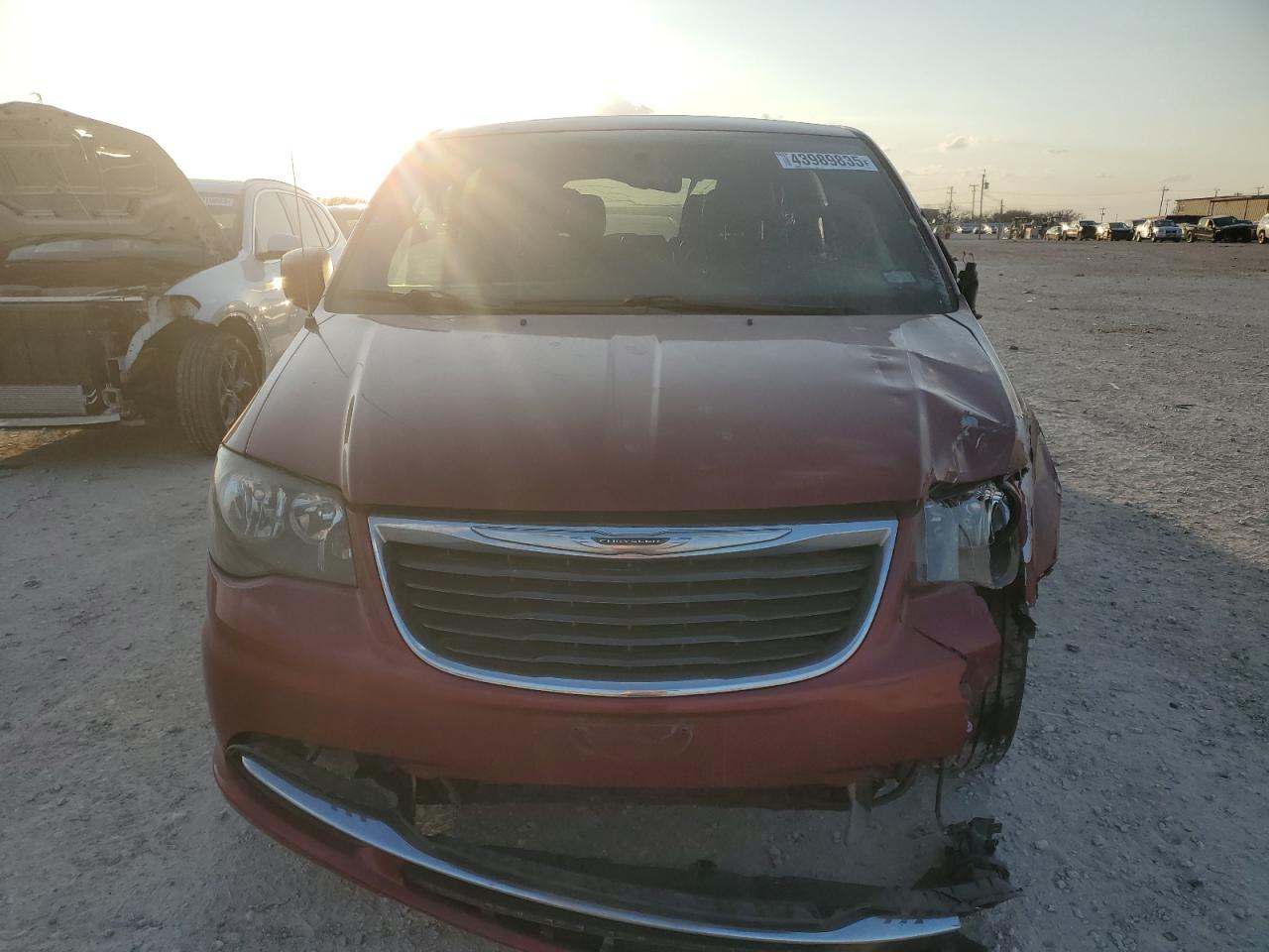 2015 Chrysler Town & Country - Image 5