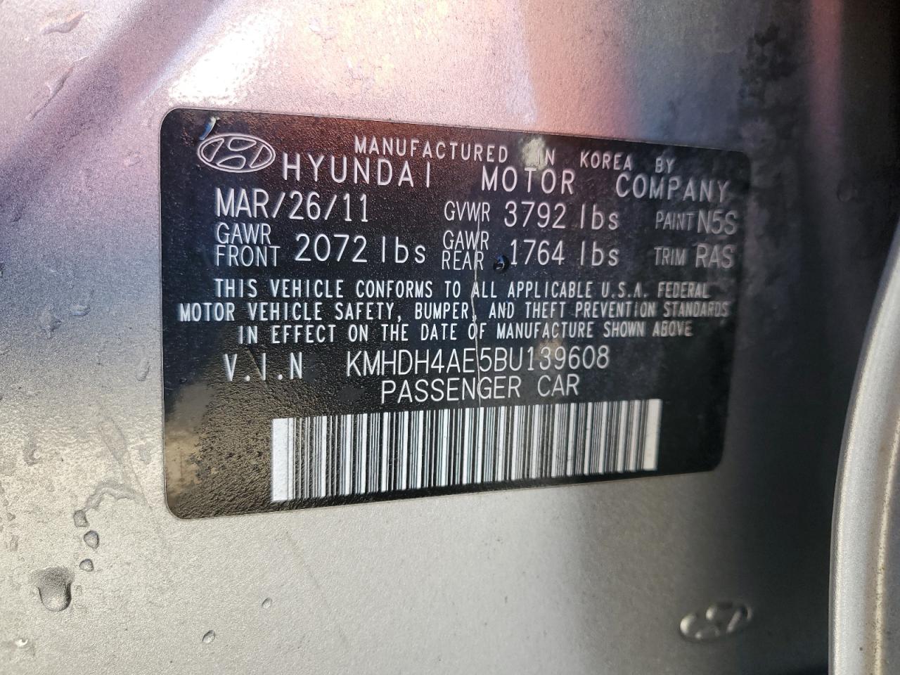 2011 Hyundai Elantra - Image 12