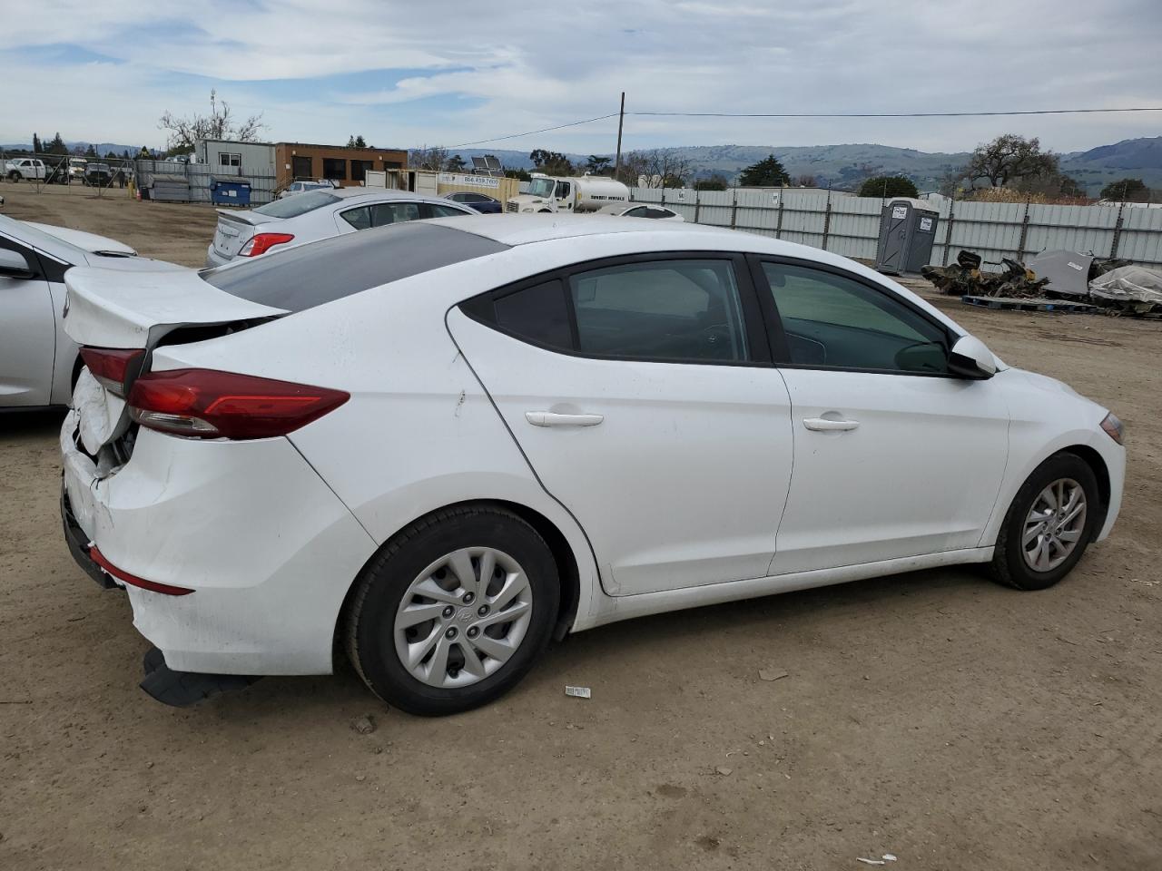 2018 Hyundai Elantra - Image 3