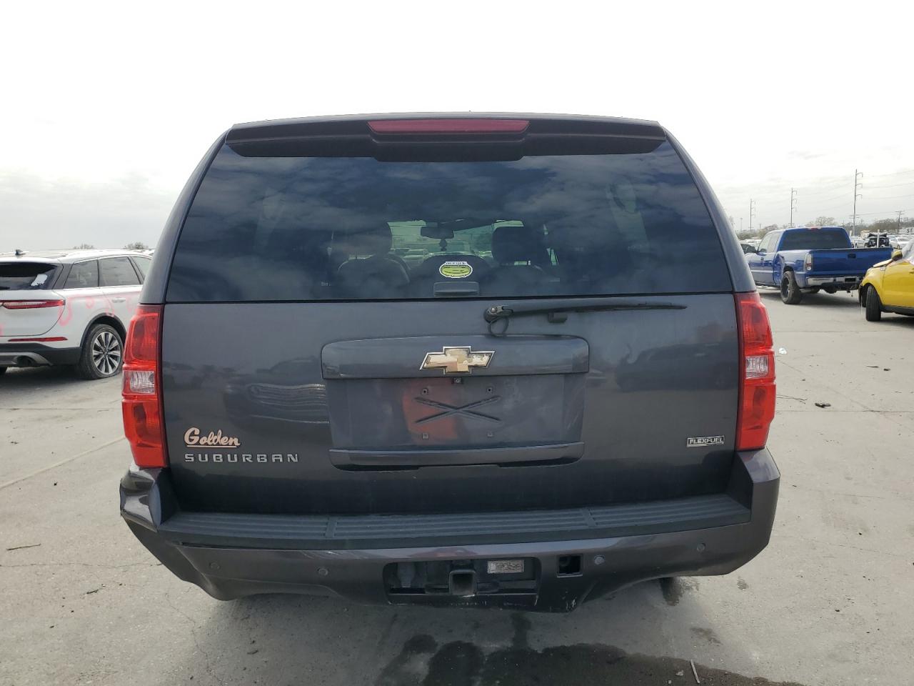 2010 Chevrolet Suburban - Image 6