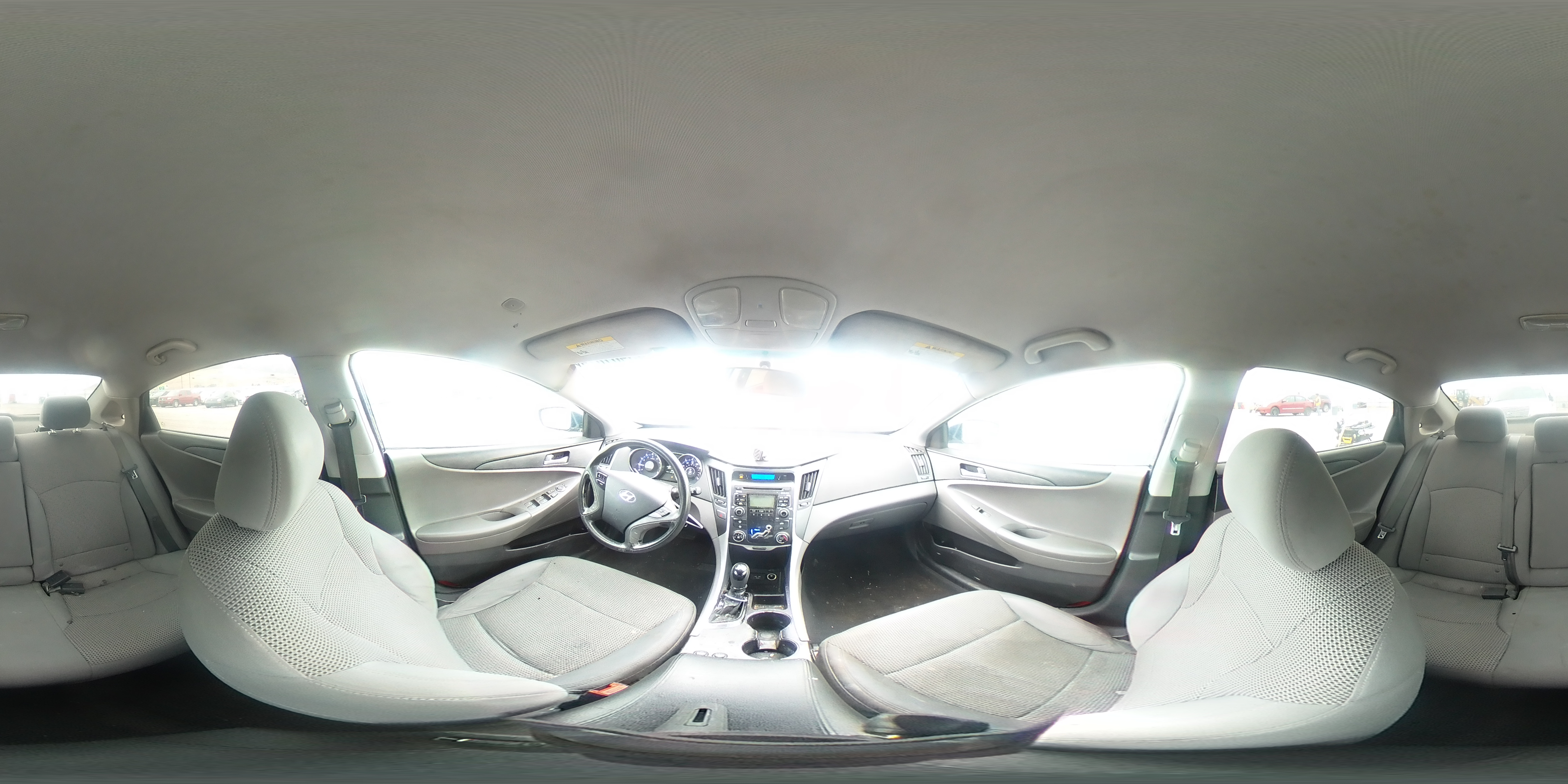 2011 Hyundai Sonata - Image 13