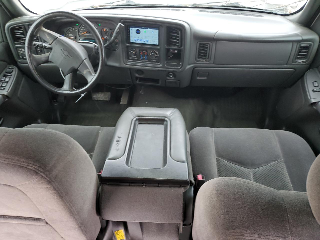 2006 Chevrolet Silverado - Image 8