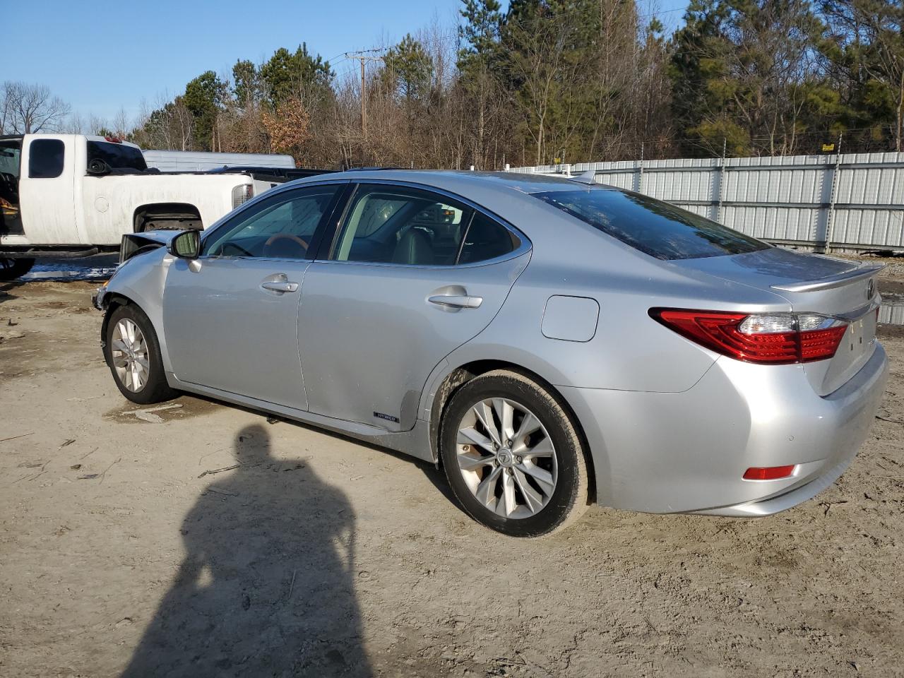 2014 Lexus ES - Image 2